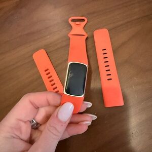 fitbit Charge 6 fitness tracker (plus coral Silicone Band + metal chain band)